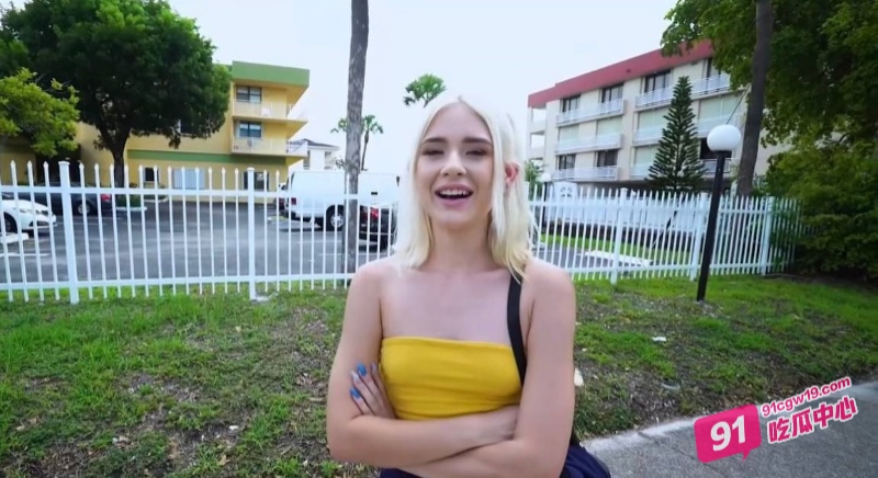 欧美路边搭讪神似赵丽颖的妹子 在与她来一波激情车震!玩的不要太花~