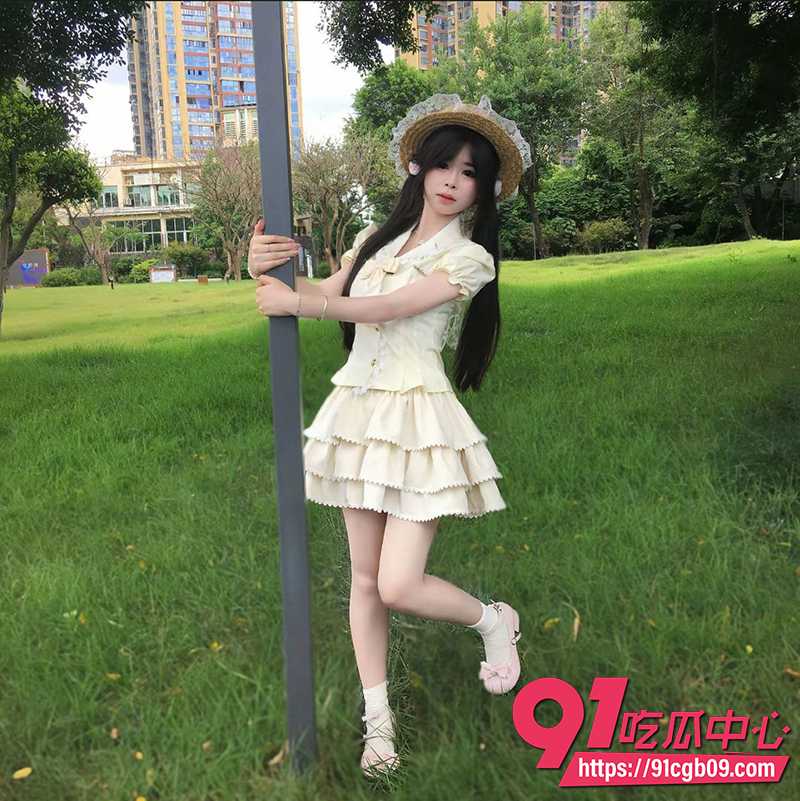 瓜友投稿 福州理工校花 刘礼倩 淫乱私生活被扒 白天女神晚上母狗 约炮视频被曝光！