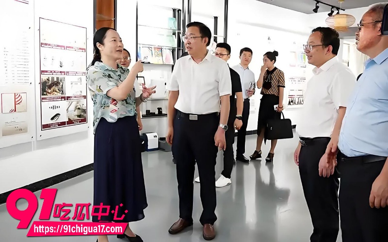 湖南省邵阳市副市长仇珂静因贪污落马曾经包养男模的黑历史曝光16 湖南省邵阳市副市长仇珂静因贪污落马曾经包养男模的黑历史曝光16