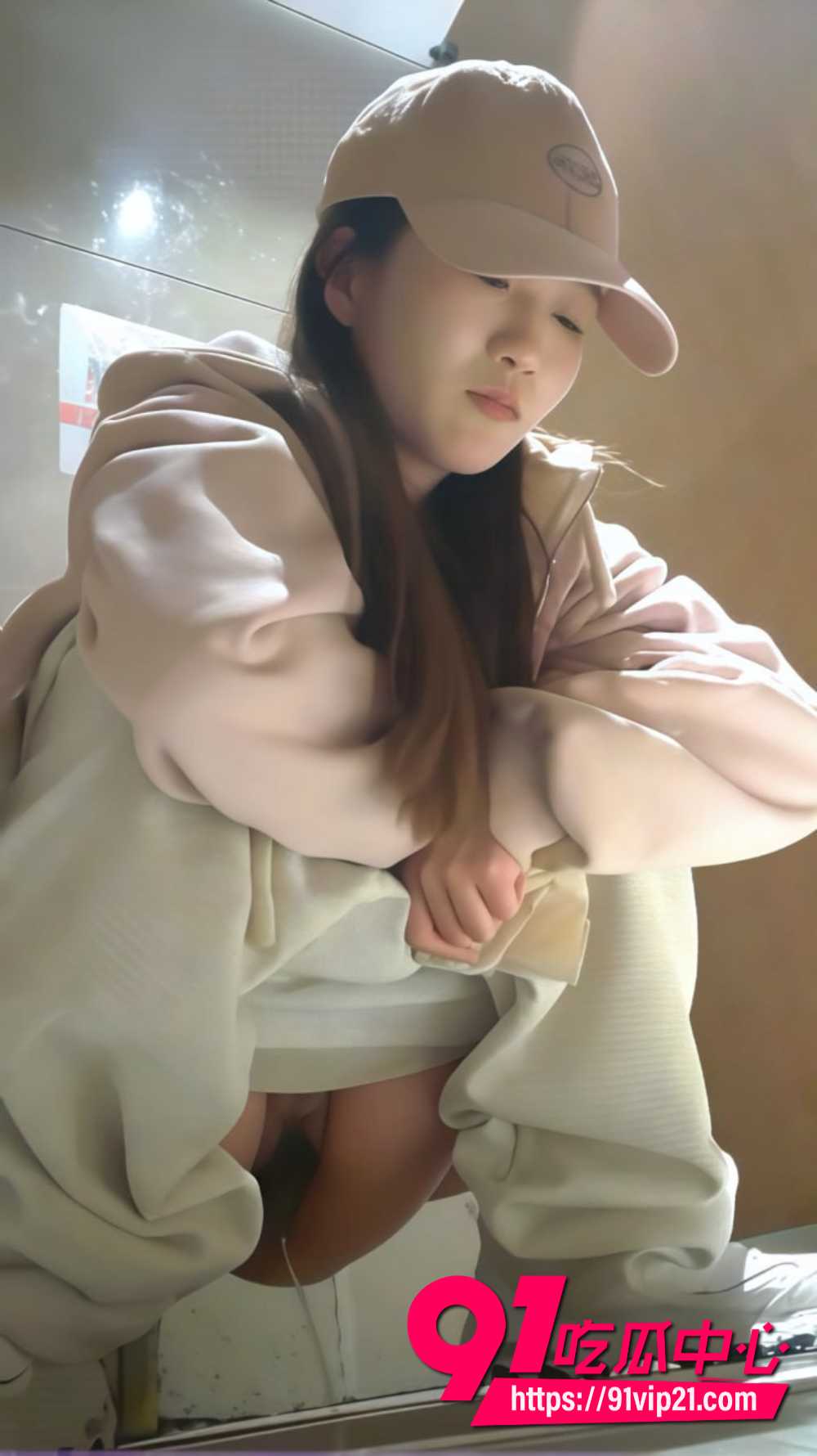女厕偷拍粉衣妹1 女厕偷拍粉衣妹1