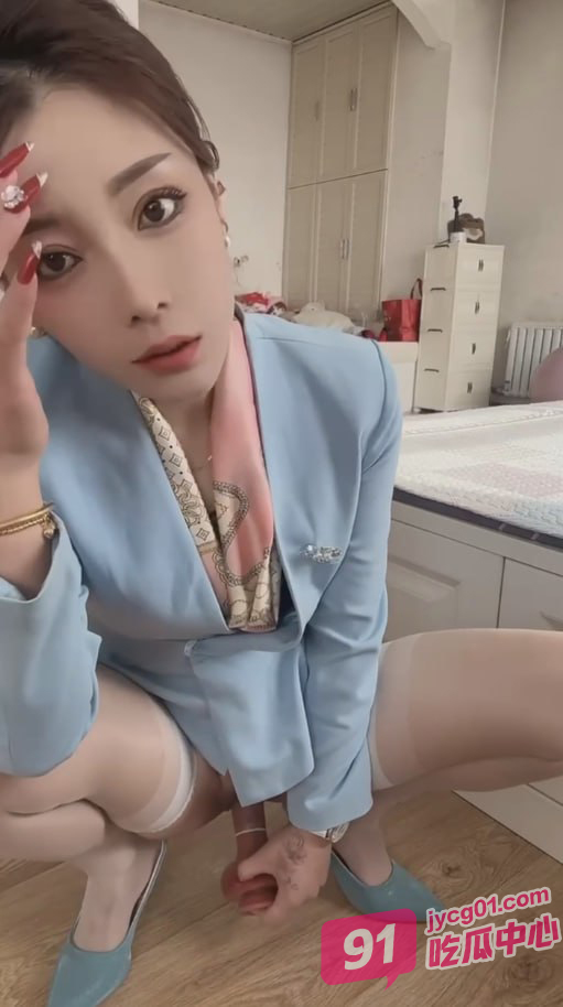 抖音网红小媳妇自拍流出 见识下她如何玩转情趣肉棒! 配图4