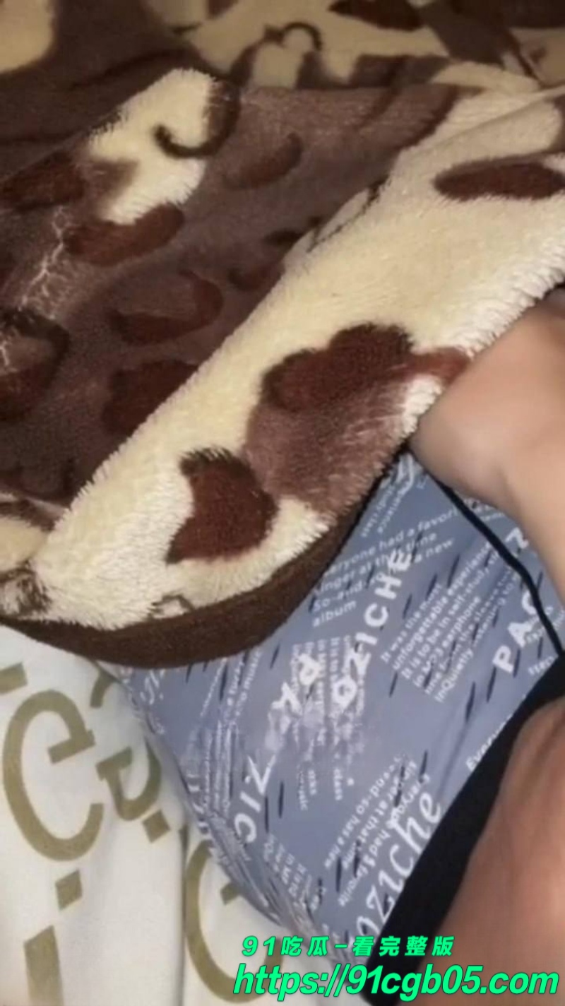海角大神勾引亲妹妹乱伦2水印版