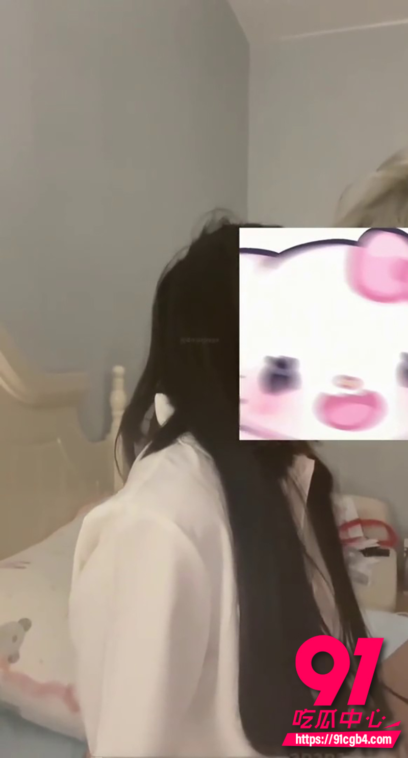 推特女大收割机江南第一深情 VIP福利流出 42号新女主粉格裙被按在床上抽插紧致穴口!
