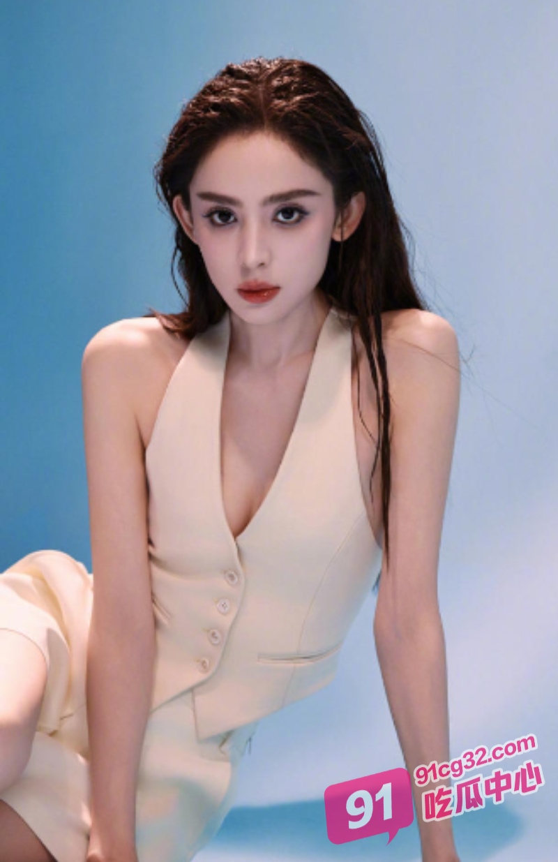 古力娜扎爆改短发女老板 全身涂油瑜伽垫激情做爱! 配图4