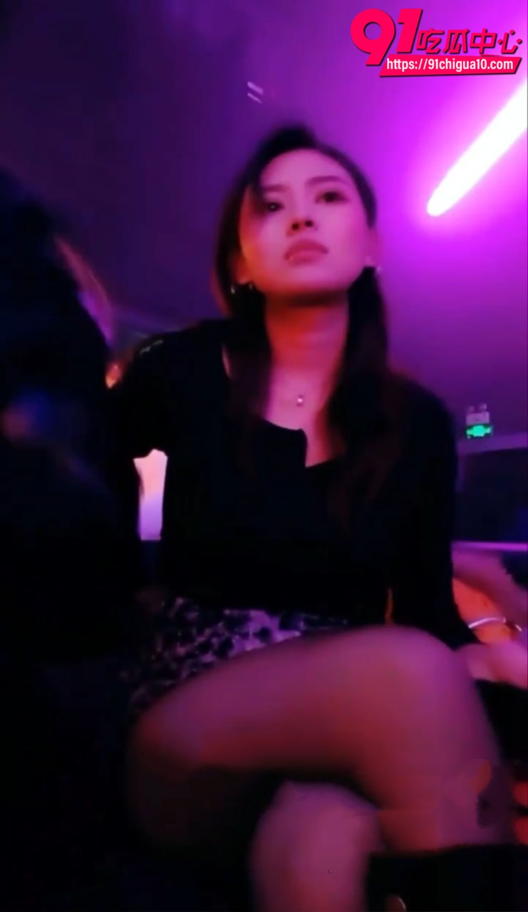夜店女王大啾啾酒吧做爱2 夜店女王大啾啾酒吧做爱2