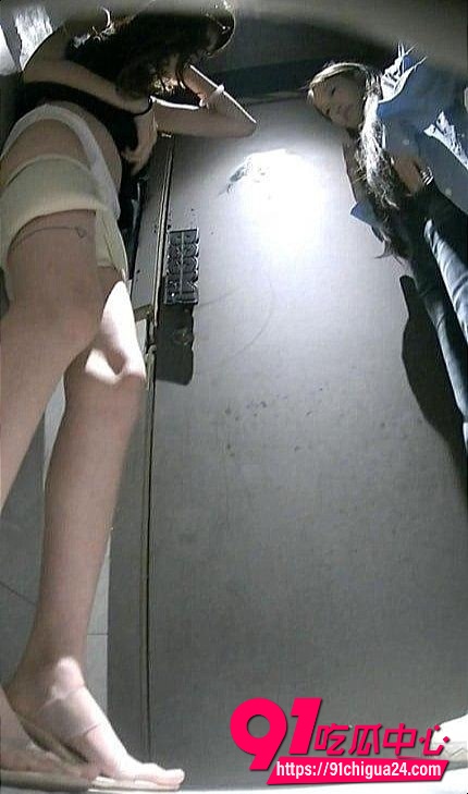 酒吧厕所偷拍4 酒吧厕所偷拍4