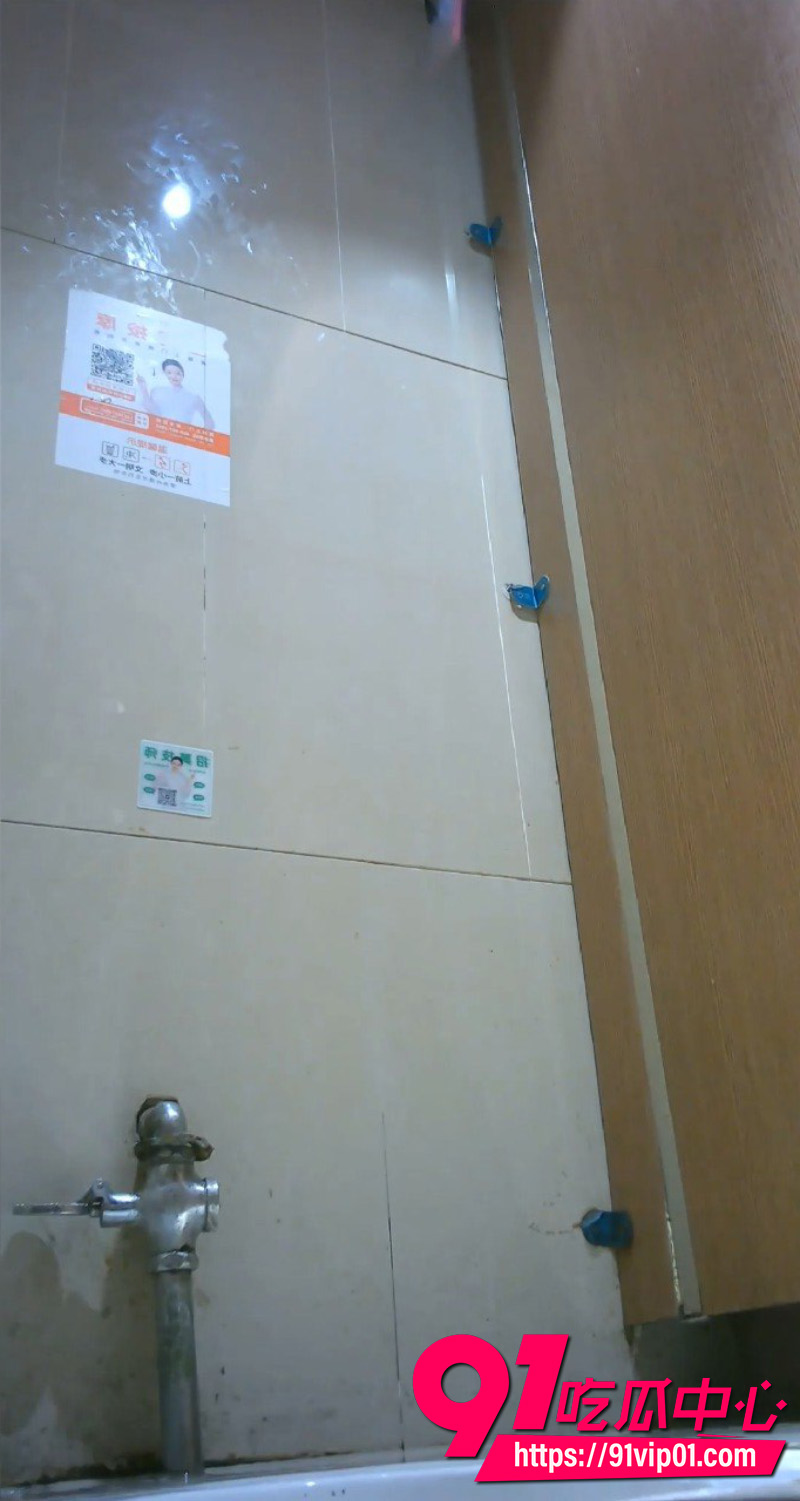 商场女厕少妇放尿视频2