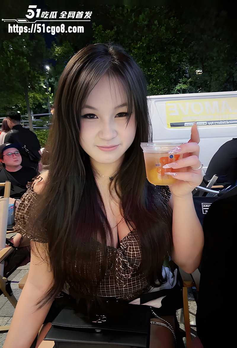 极品高颜值微胖巨乳反差婊童怡玺自拍视频流出 5 拷贝 极品高颜值微胖巨乳反差婊童怡玺自拍视频流出 5 拷贝