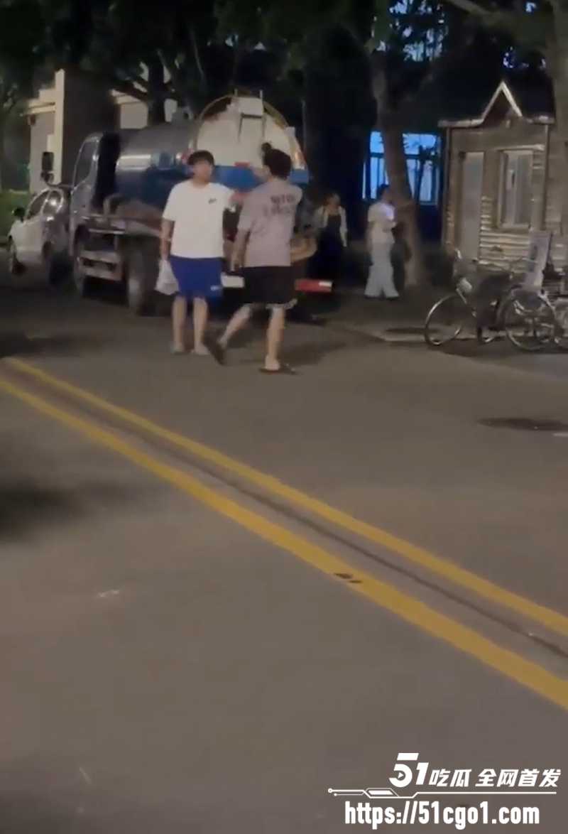 河北沧州师范学院女生脚踏两条船被当场抓包8拷贝 河北沧州师范学院女生脚踏两条船被当场抓包8拷贝