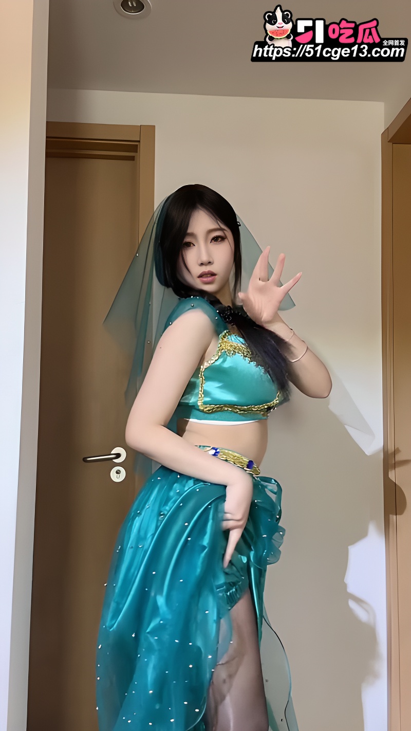 快手主播  小小张  变装热舞引富哥打赏  搔首弄姿一本正经的骚到想操她