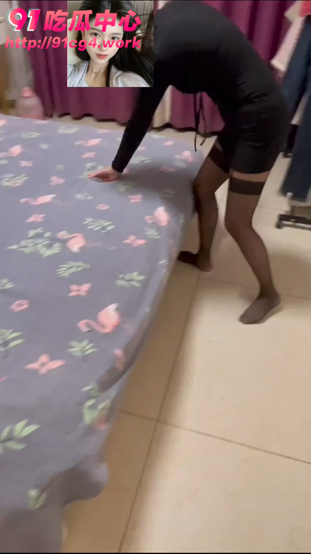 强奸邻居少妇~超详细攻略步骤 让黑丝母狗跪倒在我胯下呻吟