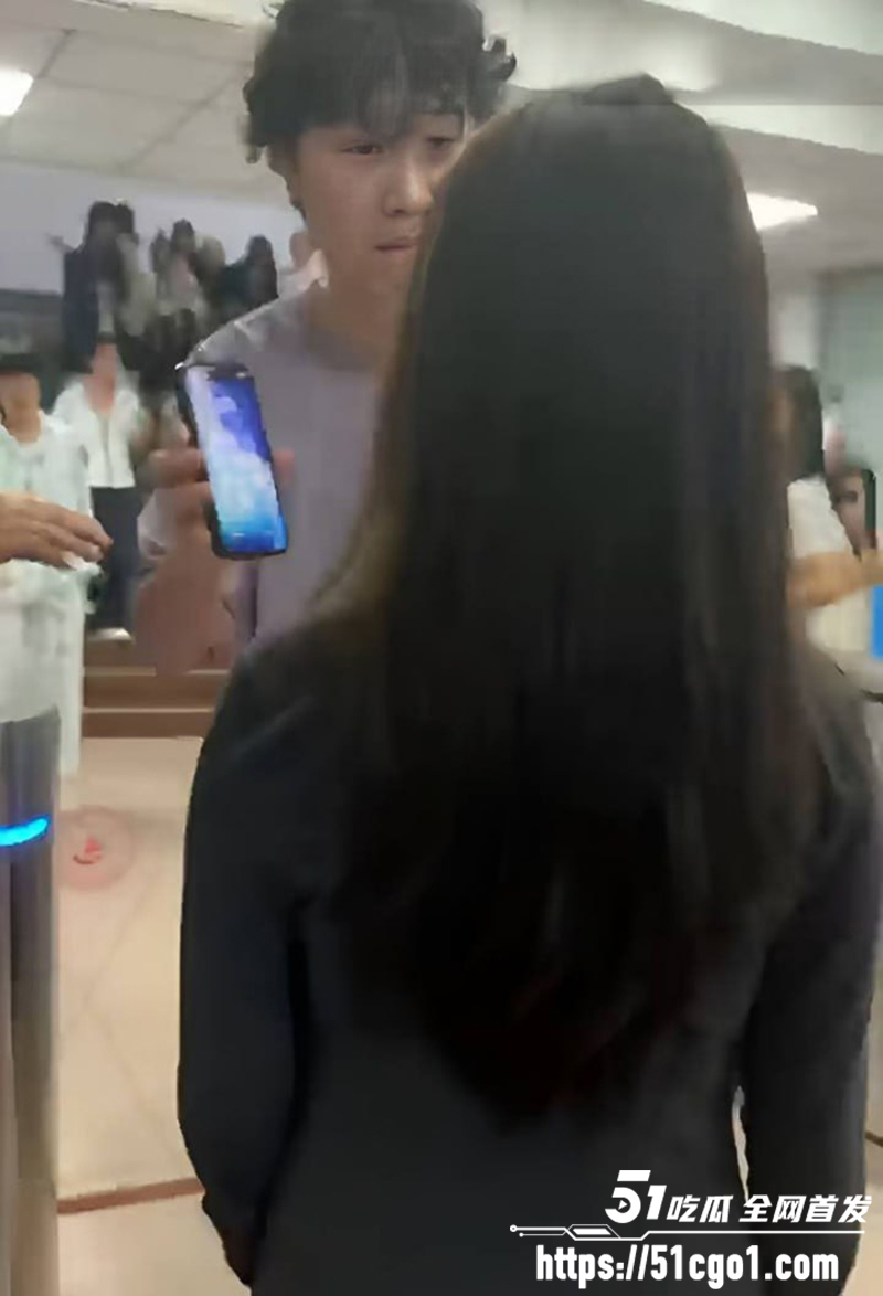 河北沧州师范学院女生脚踏两条船被当场抓包3拷贝 河北沧州师范学院女生脚踏两条船被当场抓包3拷贝