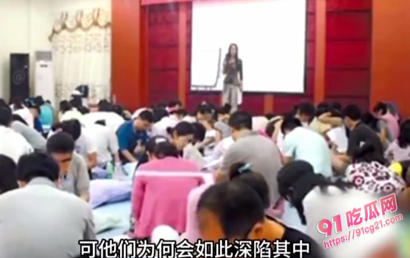 现实版周处除三害!正义小哥10万会费卧底换妻培训班 淫乱现场让人流连忘返!