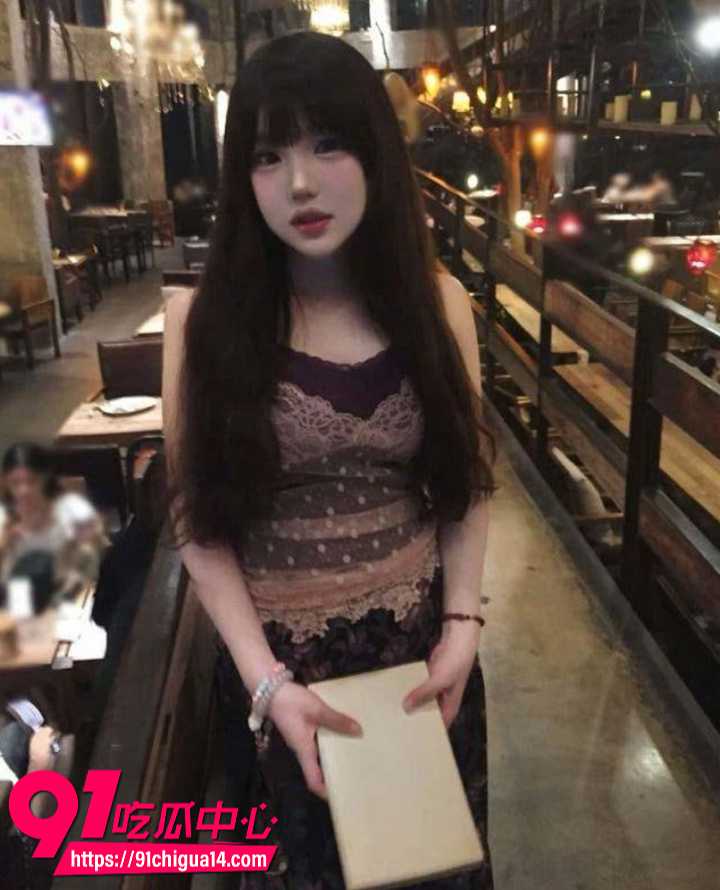 苏州高颜值女神王妍冰小嘴当逼操3 苏州高颜值女神王妍冰小嘴当逼操3