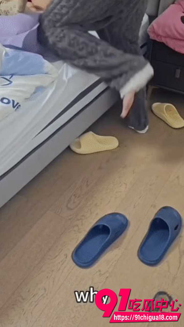 儿子偷拍妈妈洗澡后直接床上强上12 儿子偷拍妈妈洗澡后直接床上强上12