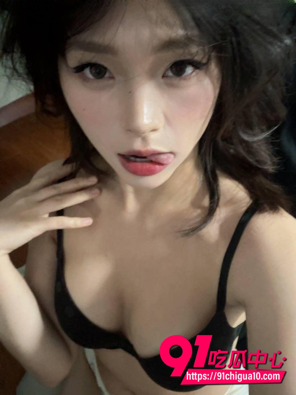 推特福利姬王强666漏奶私拍2 推特福利姬王强666漏奶私拍2