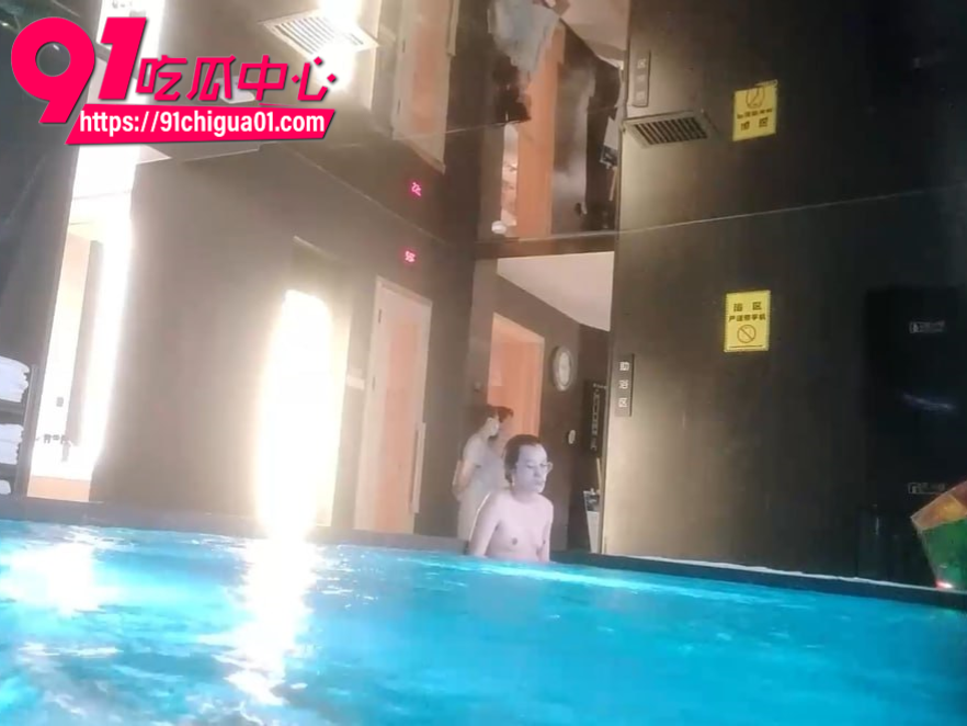浴池两姐妹4 浴池两姐妹4