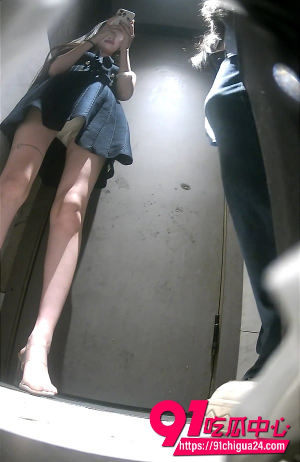 酒吧厕所偷拍1 酒吧厕所偷拍1