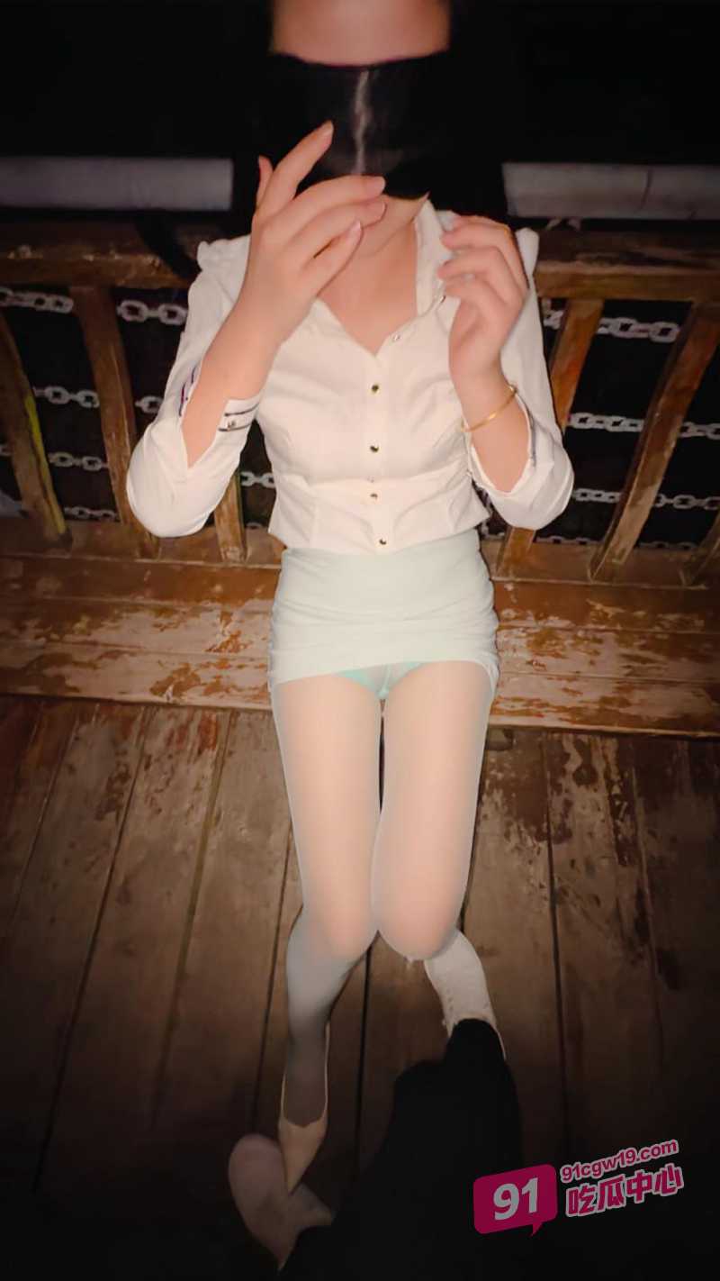 海角乱伦之我的人妻姐姐~欲望高涨的姐姐非要在户外玩点小游戏!