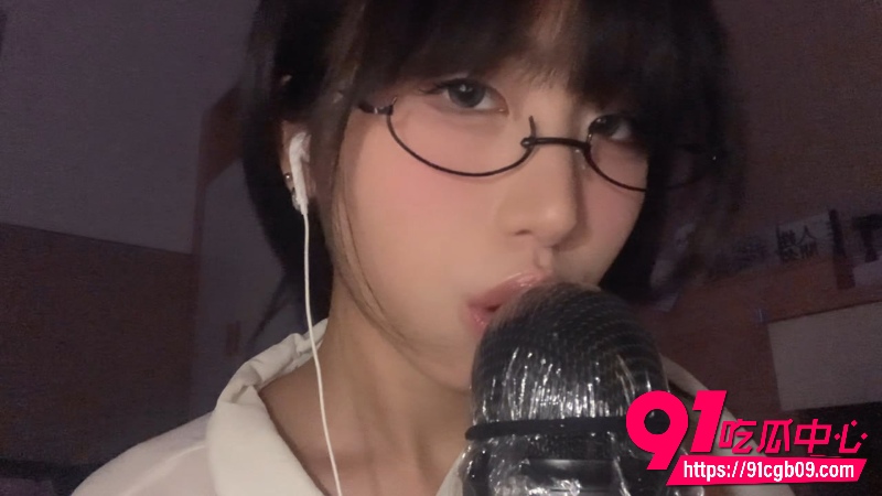 超反差眼镜少女 小0觉觉猪1 超反差眼镜少女 小0觉觉猪1