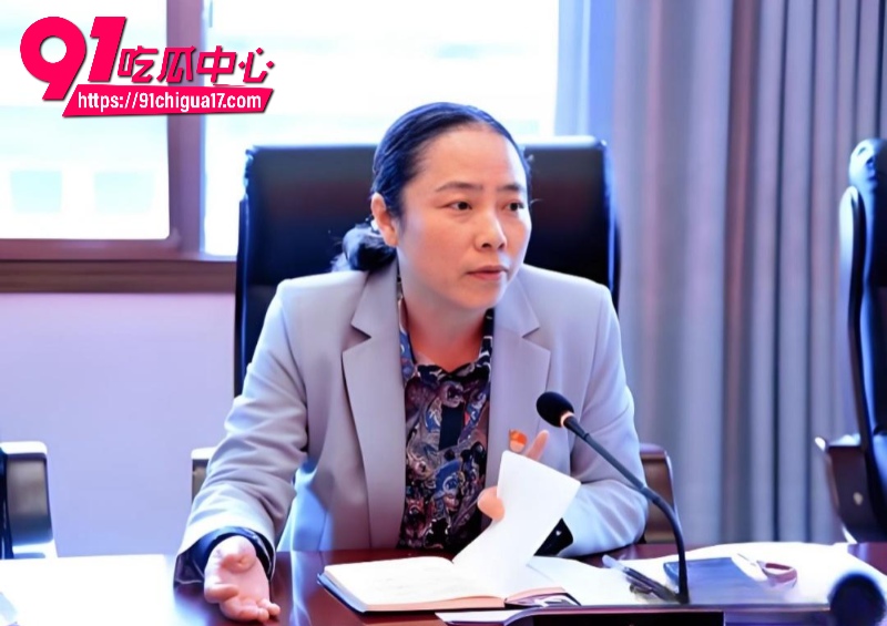 湖南省邵阳市副市长仇珂静因贪污落马曾经包养男模的黑历史曝光27 湖南省邵阳市副市长仇珂静因贪污落马曾经包养男模的黑历史曝光27