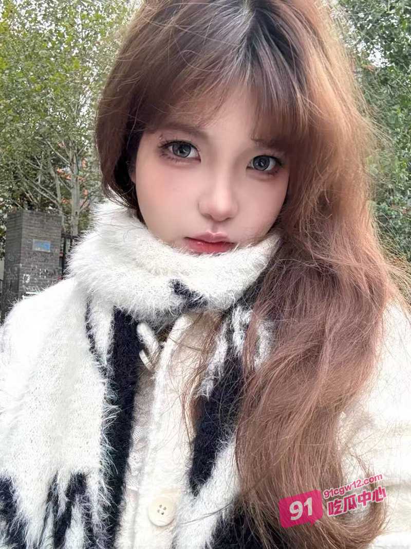 调教女王调教多名清纯女 沦为任女王辱骂受虐的母狗 舔脚打屁股随意玩弄 这些妹子太可怜了!