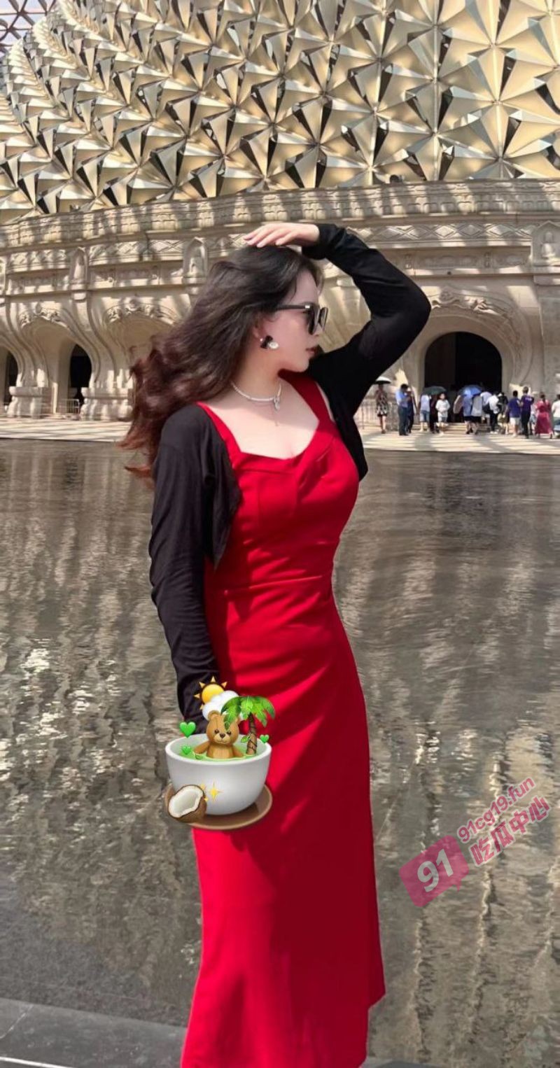 人妻少妇的诱惑~穿上黑丝瞧着臀 “我虽然结婚了 但我也是你的小狗”