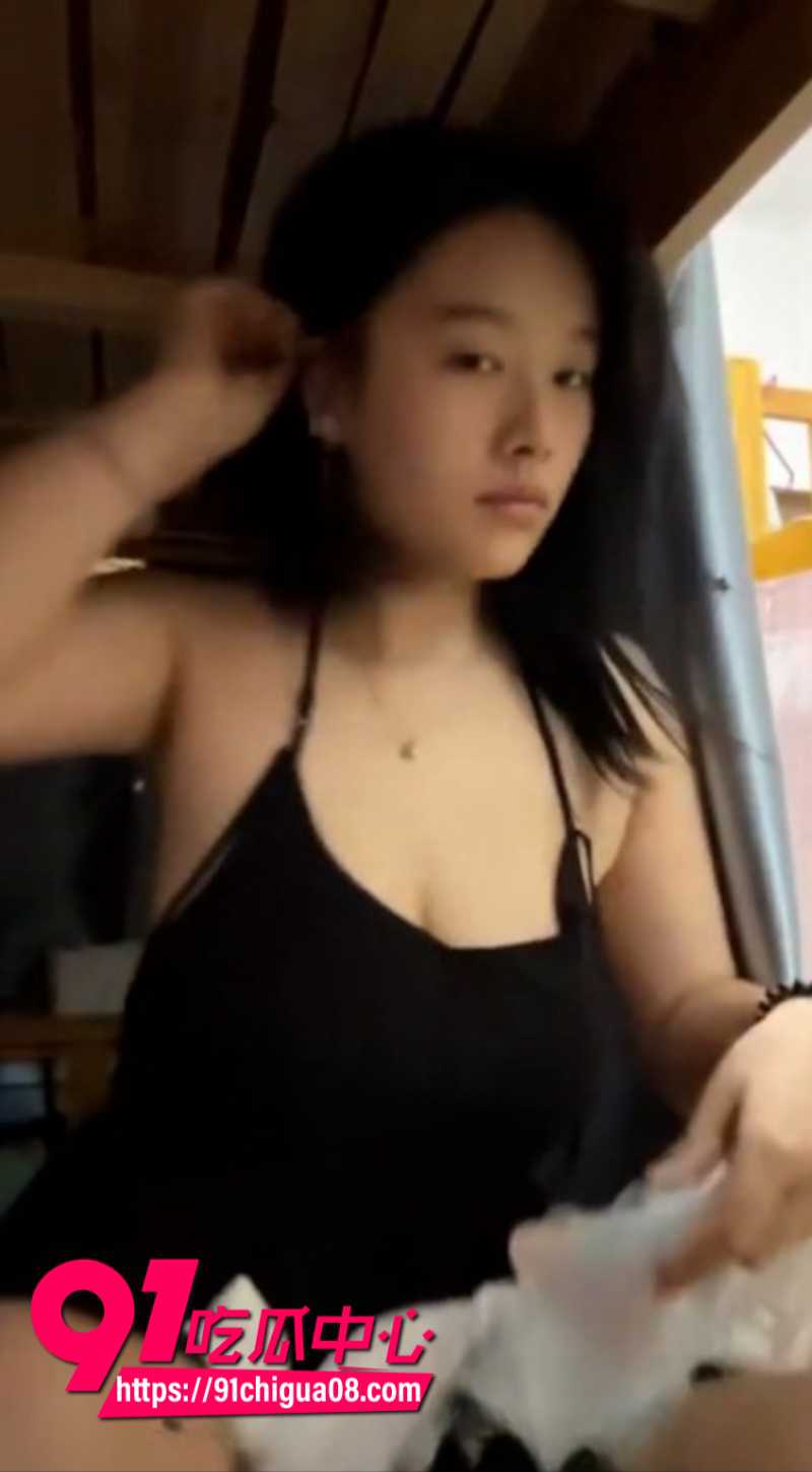 抖音女网红小乔YYDS付费1V1裸聊录屏15 抖音女网红小乔YYDS付费1V1裸聊录屏15