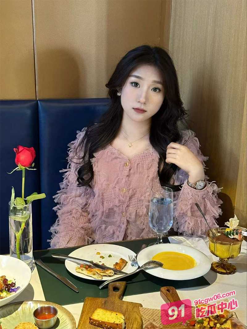 真实姐弟乱伦 KTV厕所再次内射醉酒姐姐 到家后睡着暴力蹂躏 睡着也喷水？ 配图