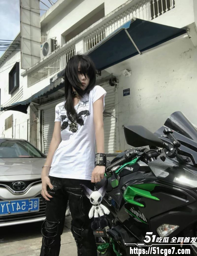 广东08年机车妹白雅茹无缝衔接6名男生 4 广东08年机车妹白雅茹无缝衔接6名男生 4